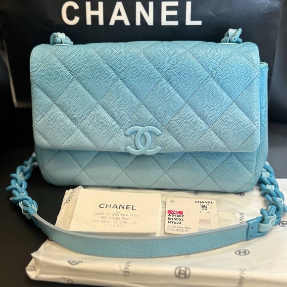 CHANEL My Everything Gradient Blue Ombre Shaded Quilted Caviar Medium Flap Bag - Picture 2 of 16